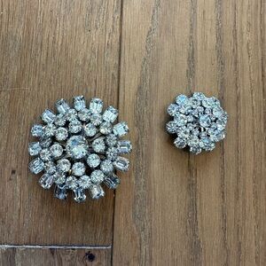 Two vintage rhinestone broaches sold as a set,  great condition. Very sparkley.